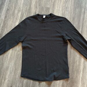 ALTERNATIVE APPAREL men’s waffle long-sleeve shirt in black 
Size small